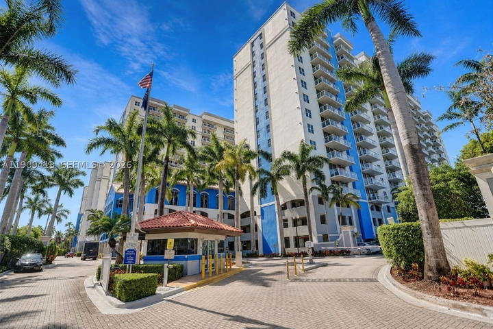 Real estate property located at 5077 7th St #1217, Miami-dade, Blue Lagoon Condo, Miami, FL