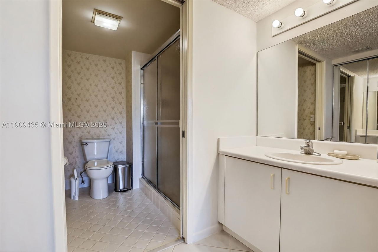 Real estate property located at 13105 16TH CT #407L, Broward, Ivanhoe East At Century V, Pembroke Pines, FL
