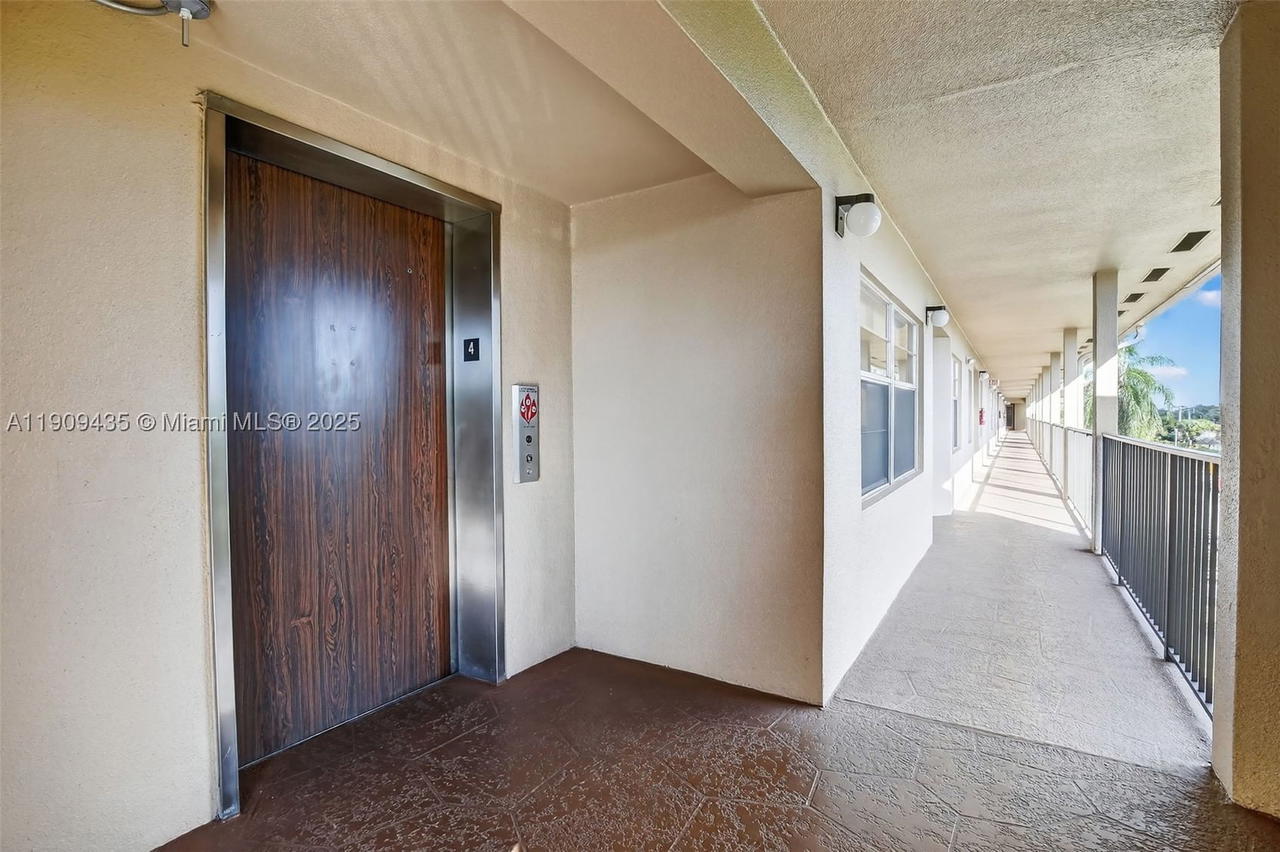 Real estate property located at 13105 16TH CT #407L, Broward, Ivanhoe East At Century V, Pembroke Pines, FL