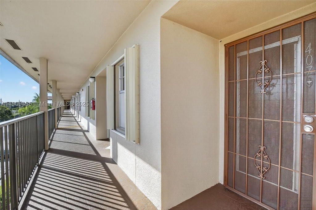 Real estate property located at 13105 16TH CT #407L, Broward, Ivanhoe East At Century V, Pembroke Pines, FL