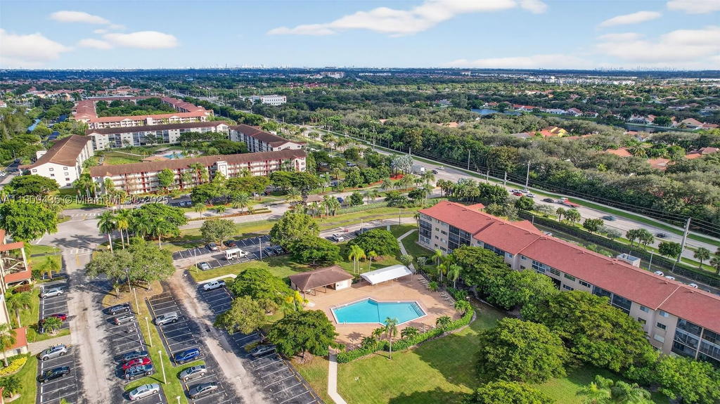 Real estate property located at 13105 16TH CT #407L, Broward, Ivanhoe East At Century V, Pembroke Pines, FL