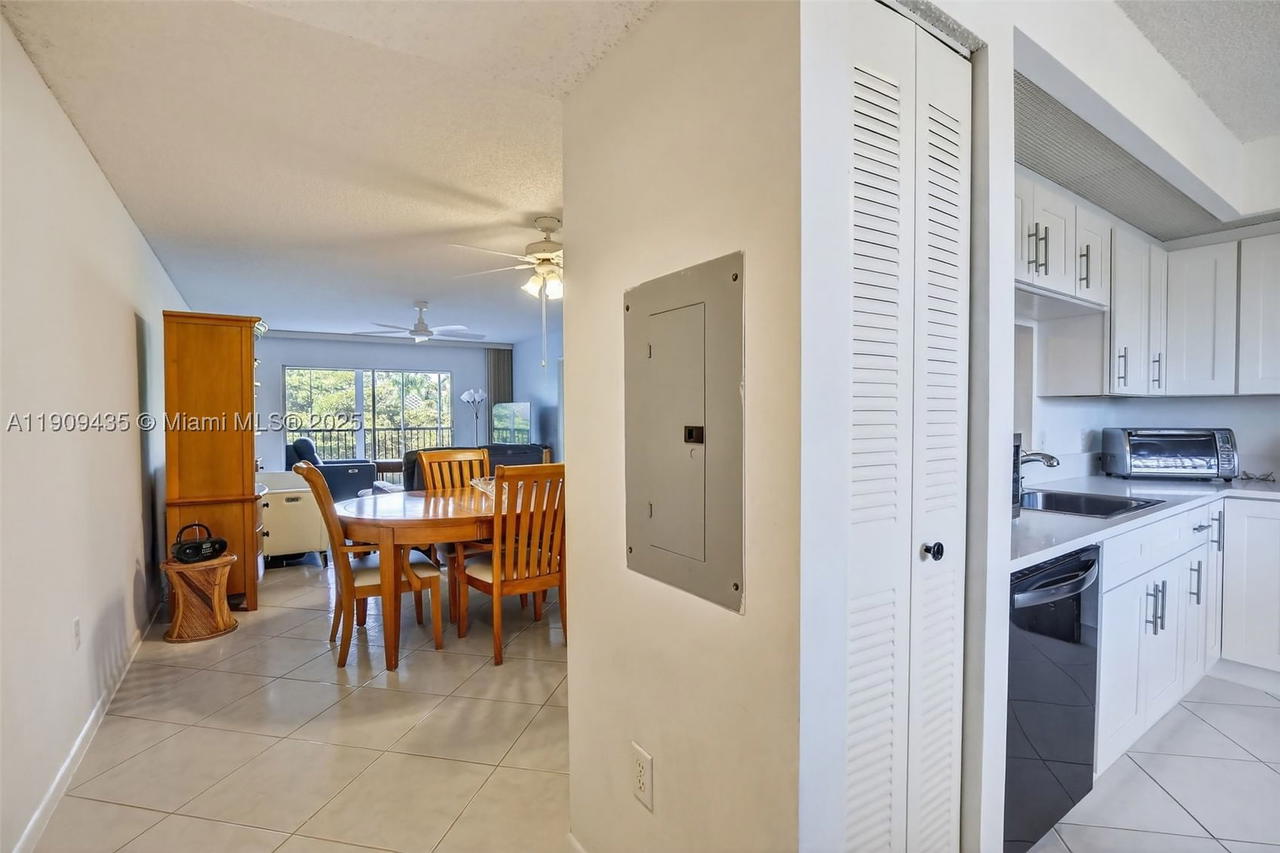Real estate property located at 13105 16TH CT #407L, Broward, Ivanhoe East At Century V, Pembroke Pines, FL
