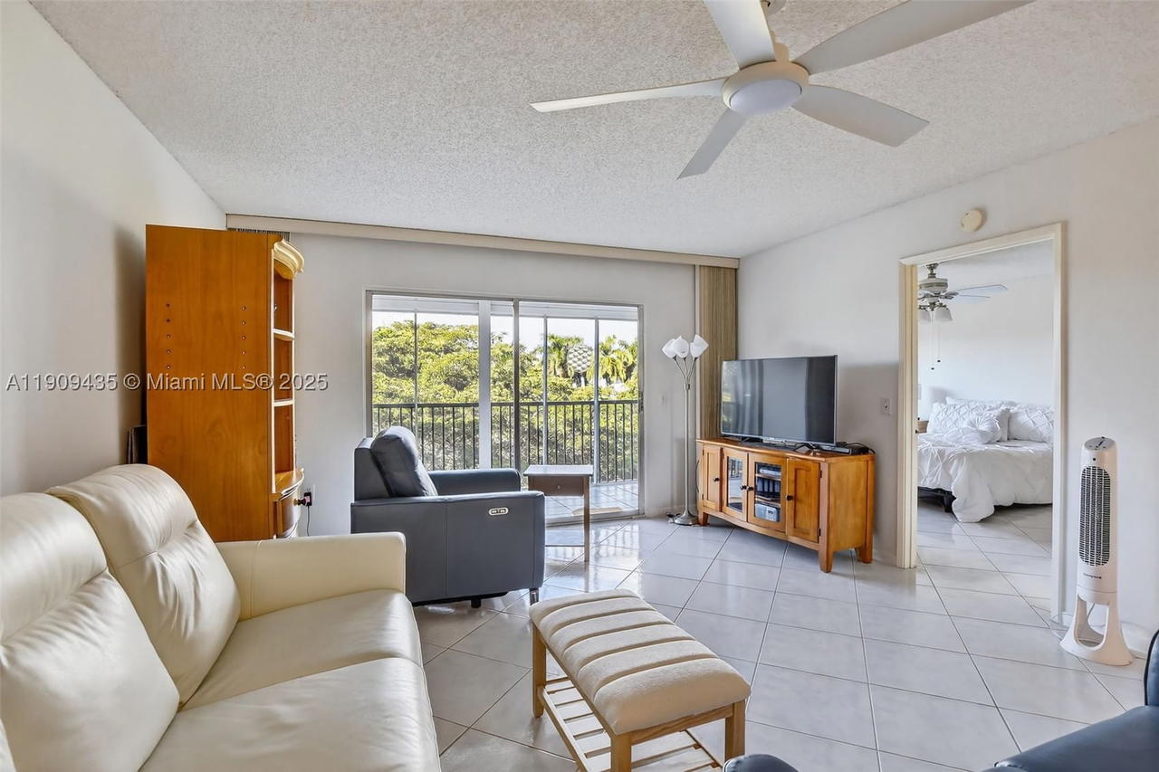 Real estate property located at 13105 16TH CT #407L, Broward, Ivanhoe East At Century V, Pembroke Pines, FL