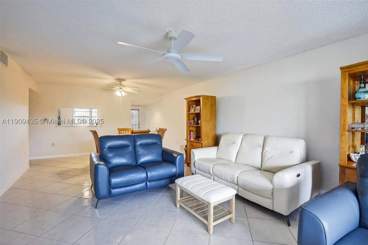 Real estate property located at 13105 16TH CT #407L, Broward, Ivanhoe East At Century V, Pembroke Pines, FL