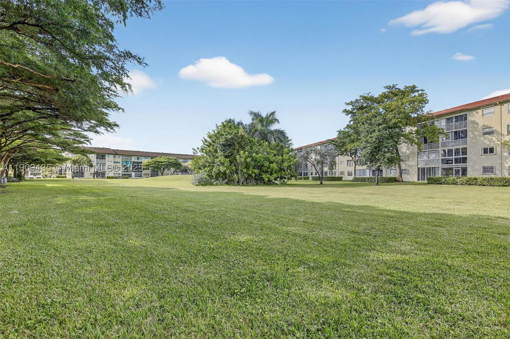 Real estate property located at 13105 16TH CT #407L, Broward, Ivanhoe East At Century V, Pembroke Pines, FL