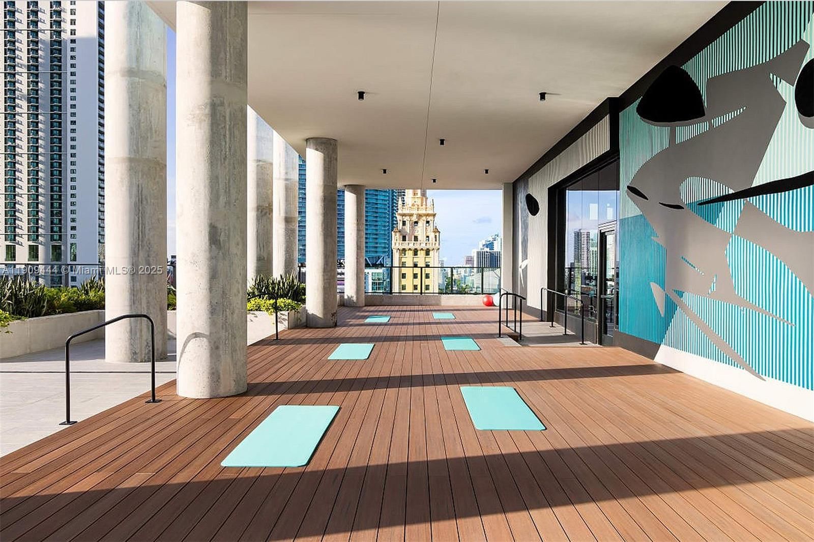 Real estate property located at 398 5th St #4613, Miami-dade, 398 Ne 5th Street Condo, Miami, FL