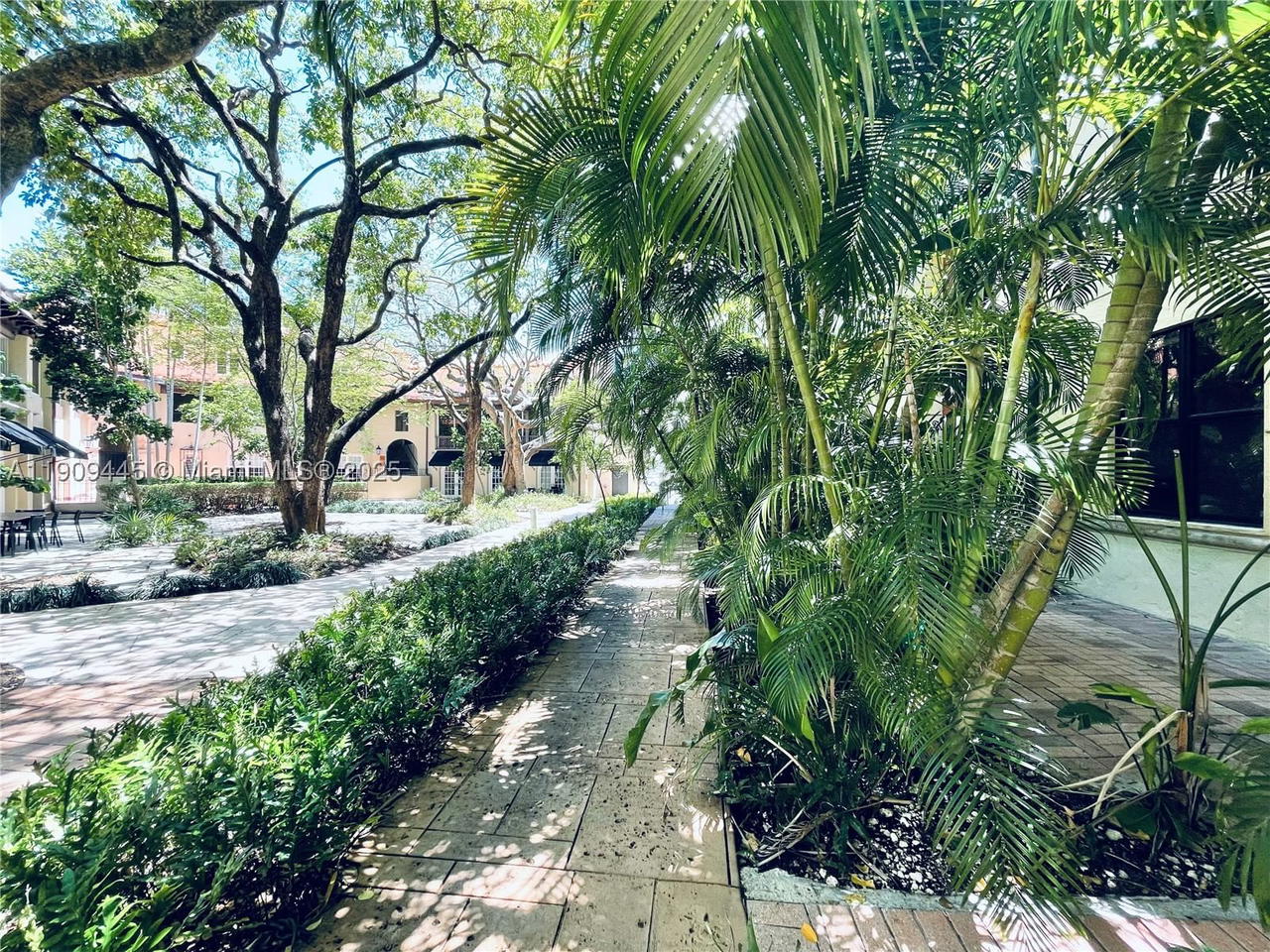 Real estate property located at 888 Douglas Rd #119, Miami-dade, Coral Gables Douglas Sec, Coral Gables, FL