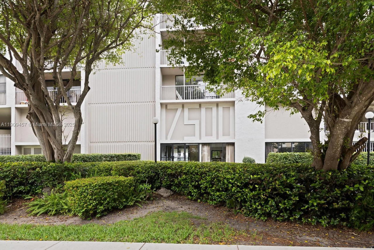 Real estate property located at 17500 Bay Rd S301, Miami-dade, Fairview House Condo, Sunny Isles Beach, FL
