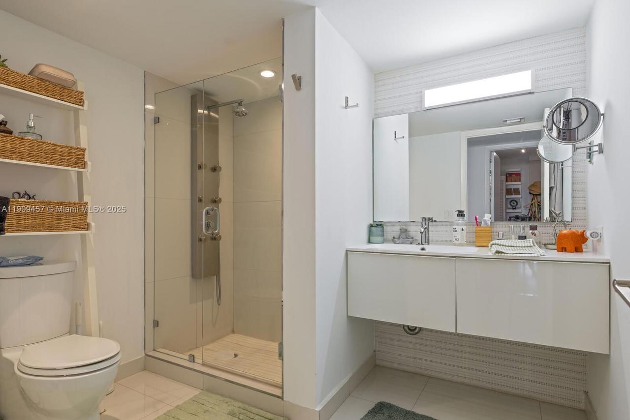 Real estate property located at 17500 Bay Rd S301, Miami-dade, Fairview House Condo, Sunny Isles Beach, FL