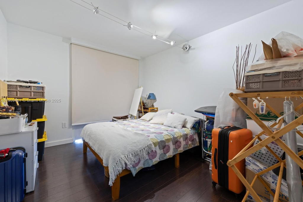 Real estate property located at 17500 Bay Rd S301, Miami-dade, Fairview House Condo, Sunny Isles Beach, FL