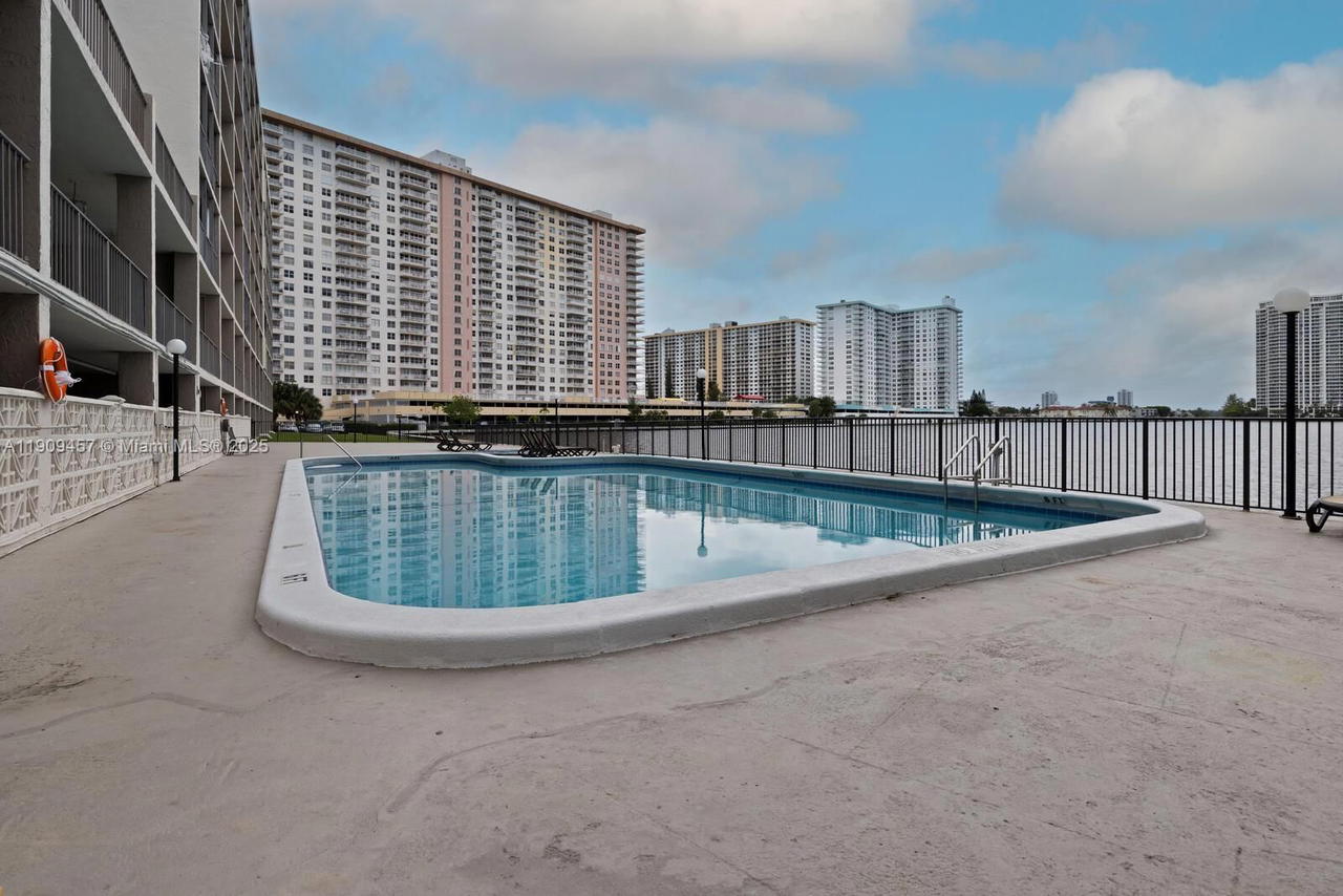 Real estate property located at 17500 Bay Rd S301, Miami-dade, Fairview House Condo, Sunny Isles Beach, FL