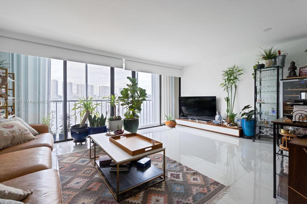 Real estate property located at 17500 Bay Rd S301, Miami-dade, Fairview House Condo, Sunny Isles Beach, FL