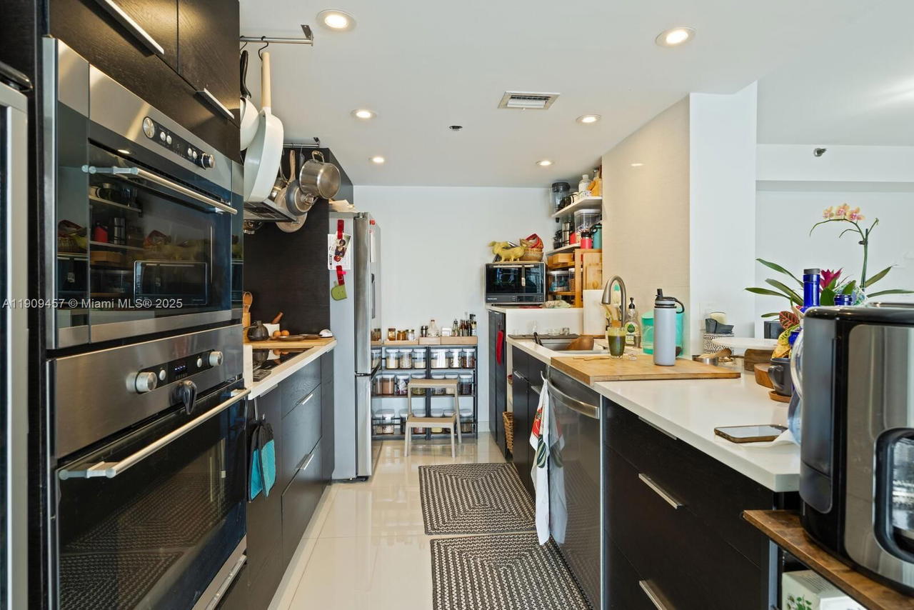 Real estate property located at 17500 Bay Rd S301, Miami-dade, Fairview House Condo, Sunny Isles Beach, FL