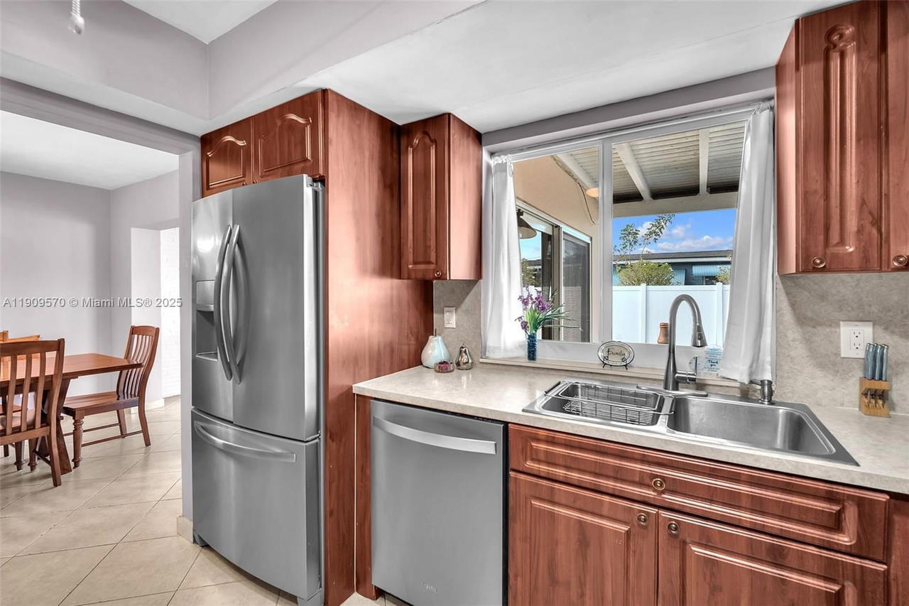 Real estate property located at 7751 6th Ct, Broward, Boulevard Heights Sec 11, Pembroke Pines, FL