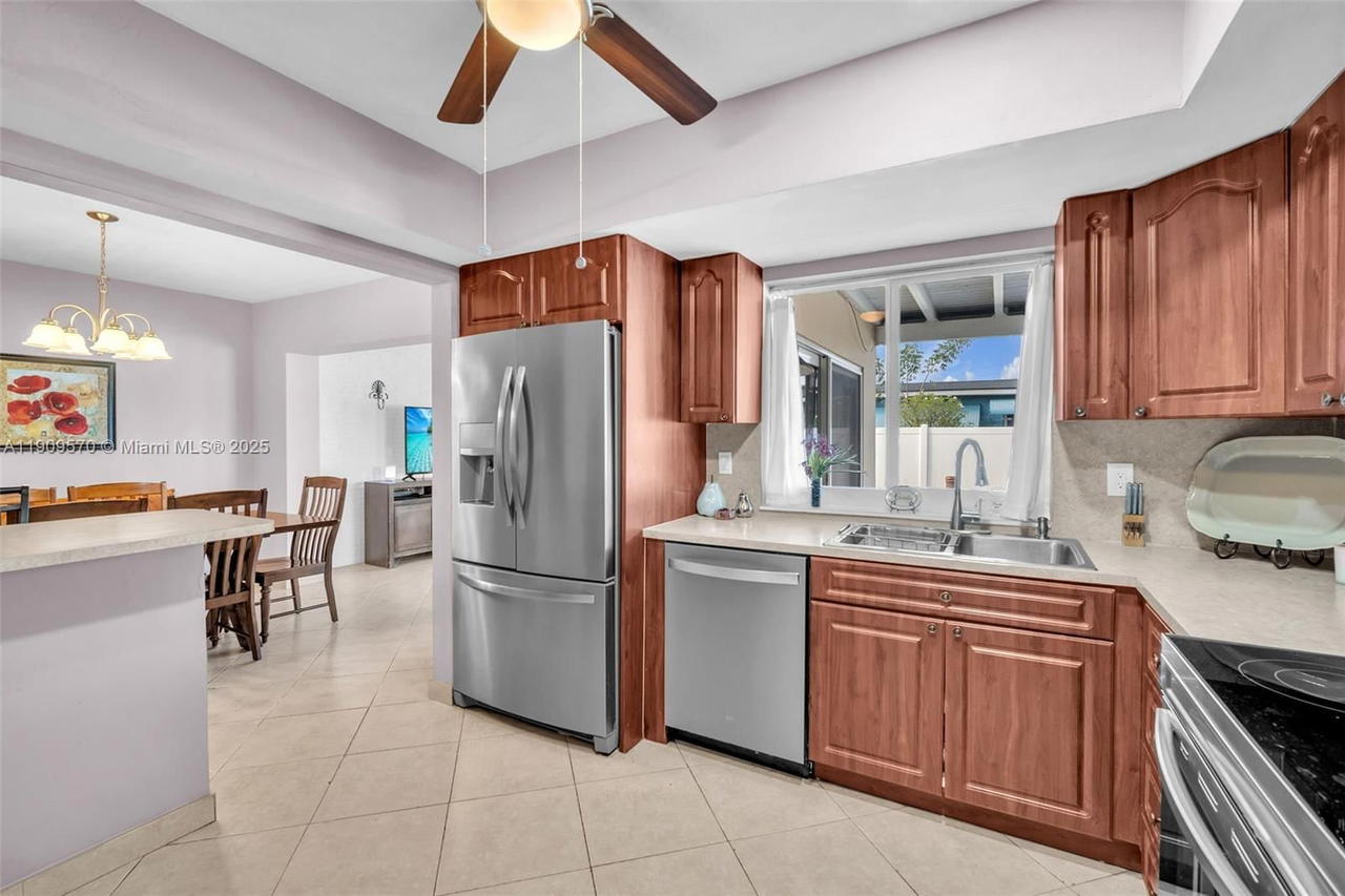 Real estate property located at 7751 6th Ct, Broward, Boulevard Heights Sec 11, Pembroke Pines, FL