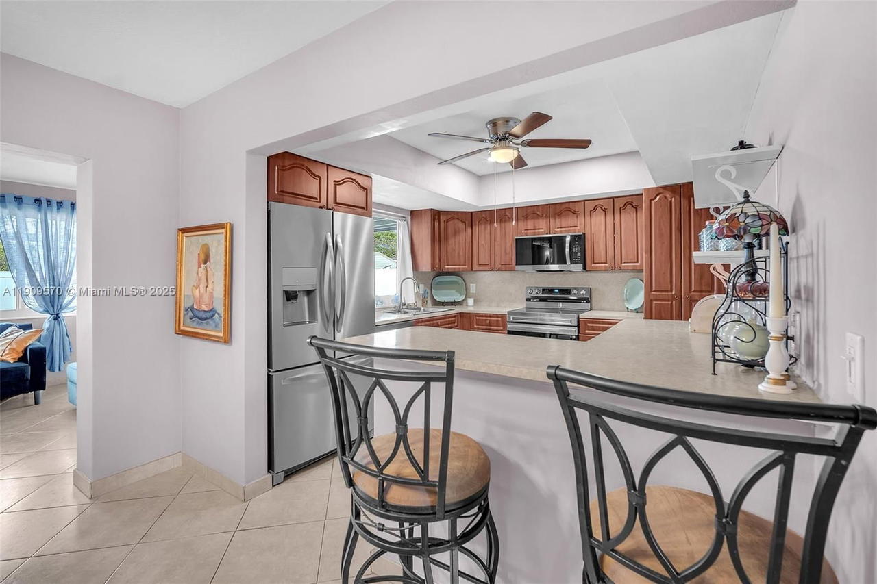 Real estate property located at 7751 6th Ct, Broward, Boulevard Heights Sec 11, Pembroke Pines, FL
