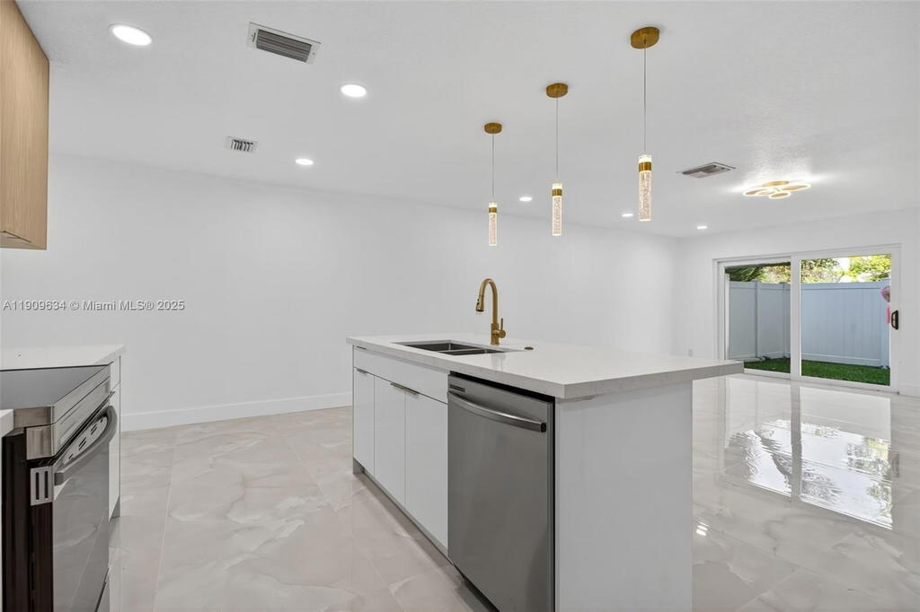Real estate property located at 4456 Crystal Lake Dr, Broward, Crystal Lake 2nd Sec, Deerfield Beach, FL