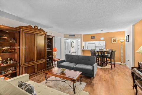 Real estate property located at 4166 Inverrary Dr #306, Broward, Manors Of Inverrary I-10, Lauderhill, FL