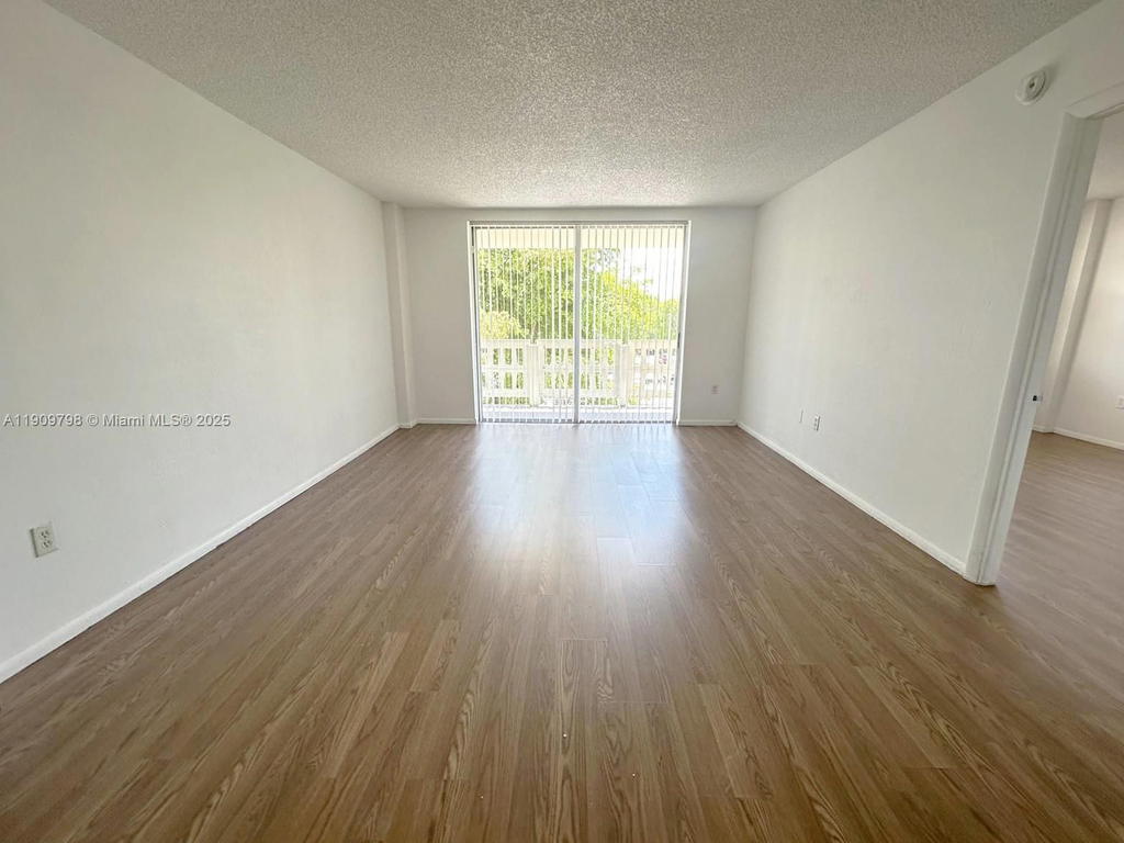 Real estate property located at 15600 7th Ave #301, Miami-dade, Parkway Towers Bldg 1 Con, Miami, FL