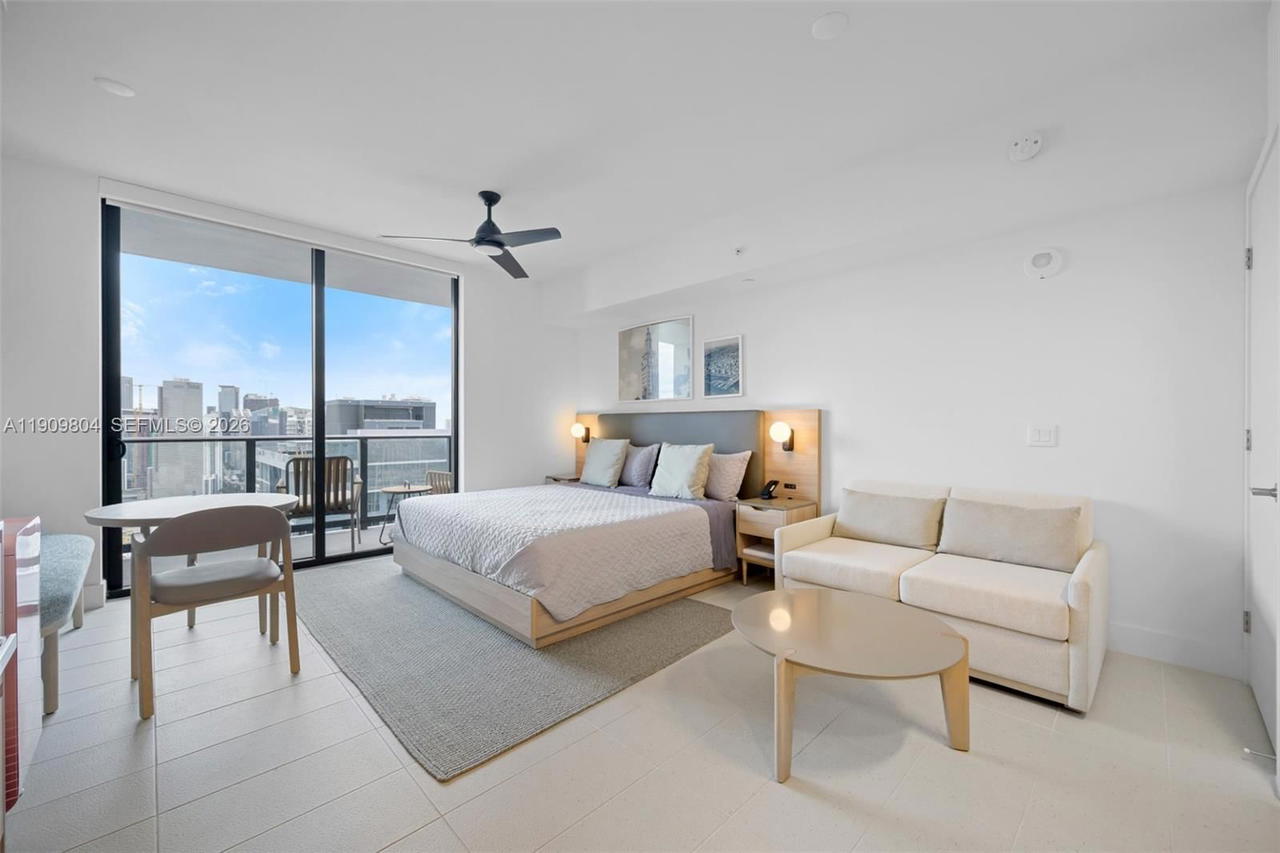 Real estate property located at 159 6th St #3706, Miami-dade, 159 Ne 6th Street Condo, Miami, FL