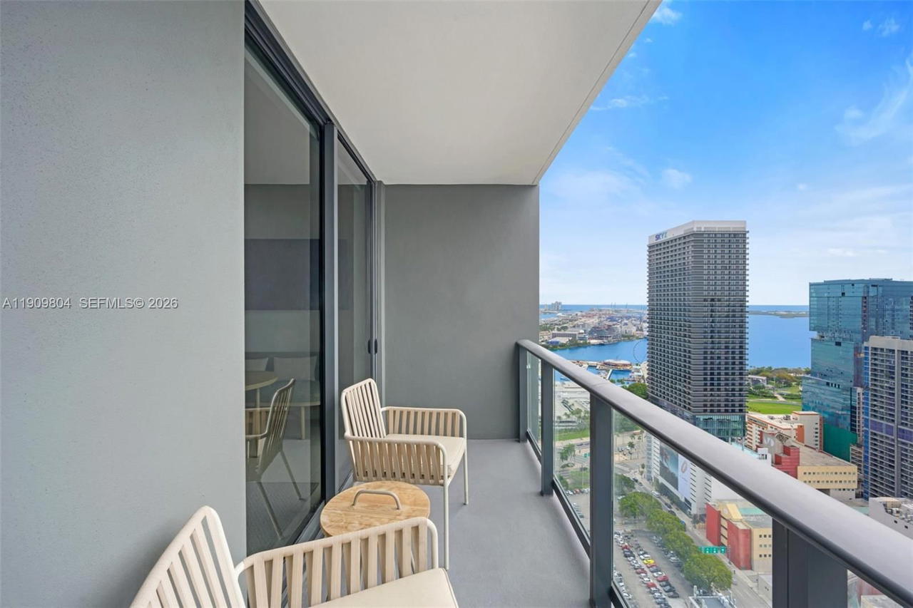 Real estate property located at 159 6th St #3706, Miami-dade, 159 Ne 6th Street Condo, Miami, FL
