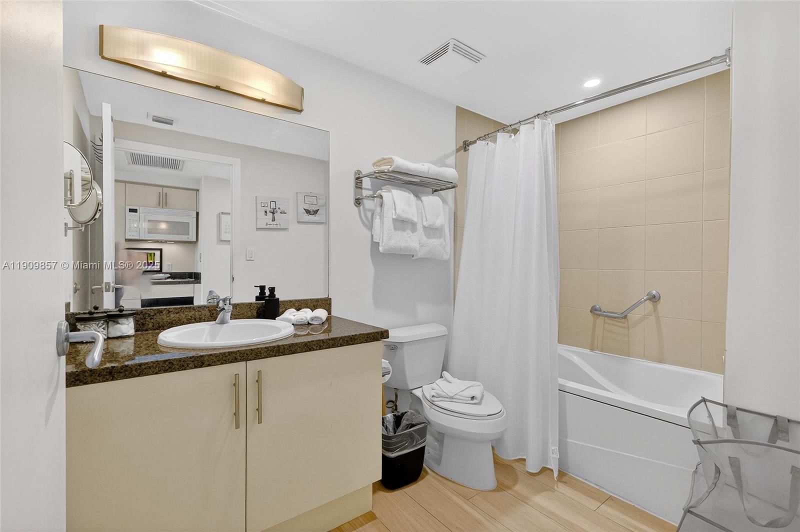 Real estate property located at 2889 Mcfarlane Rd #1001, Miami-dade, Mutiny Park Condo, Miami, FL