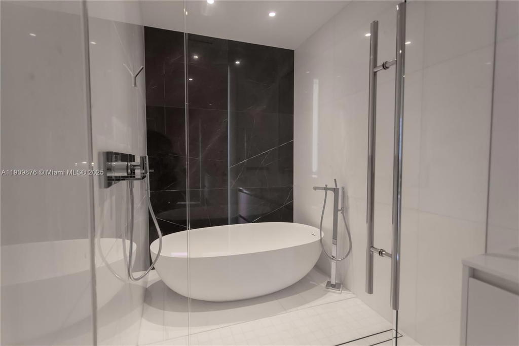 Real estate property located at 300 Biscayne Blvd Way #1003, Miami-dade, Aston Martin, Miami, FL