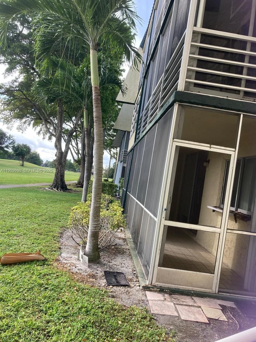 Real estate property located at 9070 Lime Bay Blvd #108, Broward, Lime Bay Condominium 2, Tamarac, FL