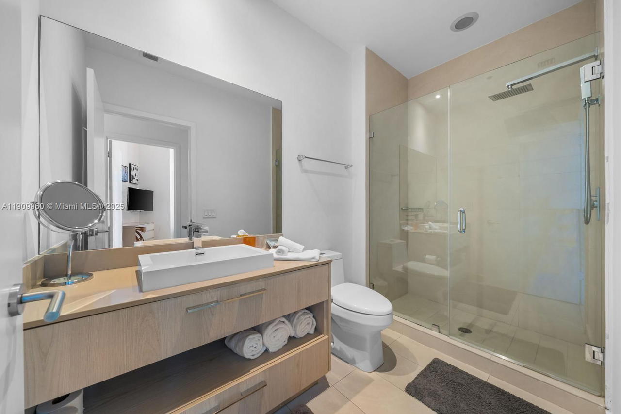 Real estate property located at 4111 Ocean Dr #502, Broward, 4111 South Ocean Drive Co, Hollywood, FL