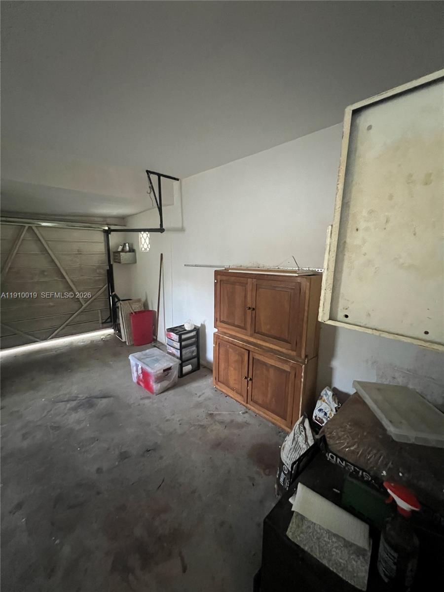 Real estate property located at 6200 19th St, Broward, Welwyn Manor, Miramar, FL