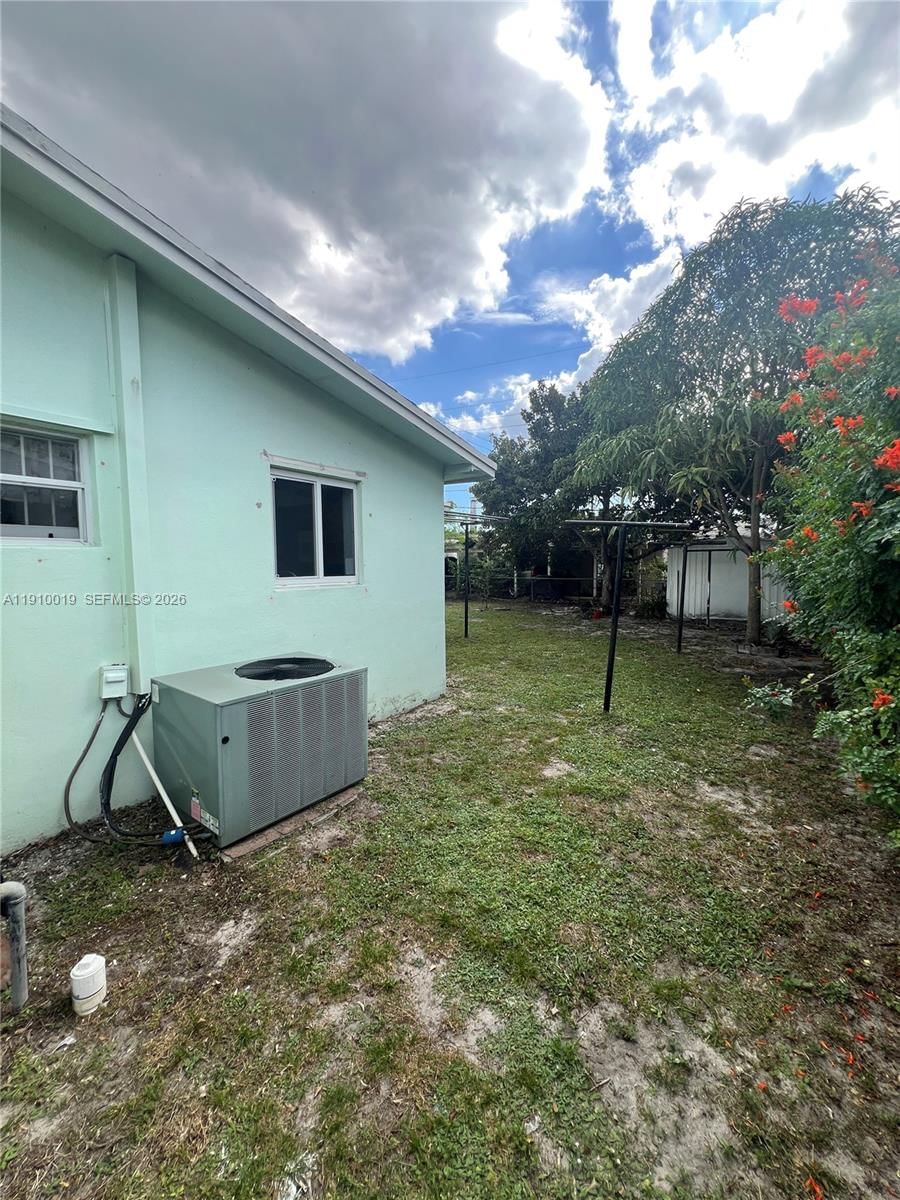 Real estate property located at 6200 19th St, Broward, Welwyn Manor, Miramar, FL