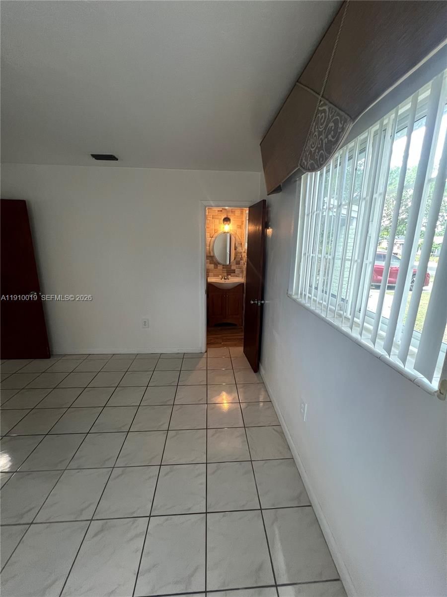 Real estate property located at 6200 19th St, Broward, Welwyn Manor, Miramar, FL