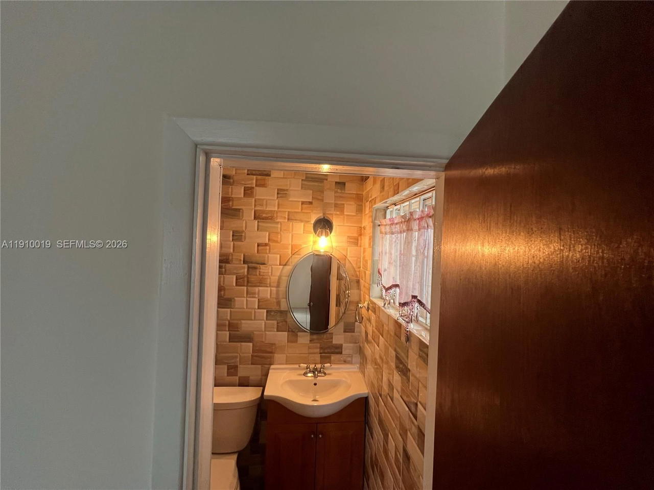 Real estate property located at 6200 19th St, Broward, Welwyn Manor, Miramar, FL