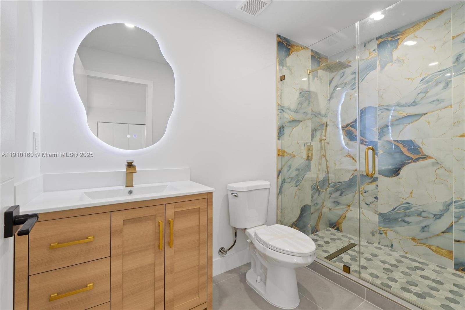 Real estate property located at 8370 46th St, Miami-dade, Lake Park Sec 2, Miami, FL