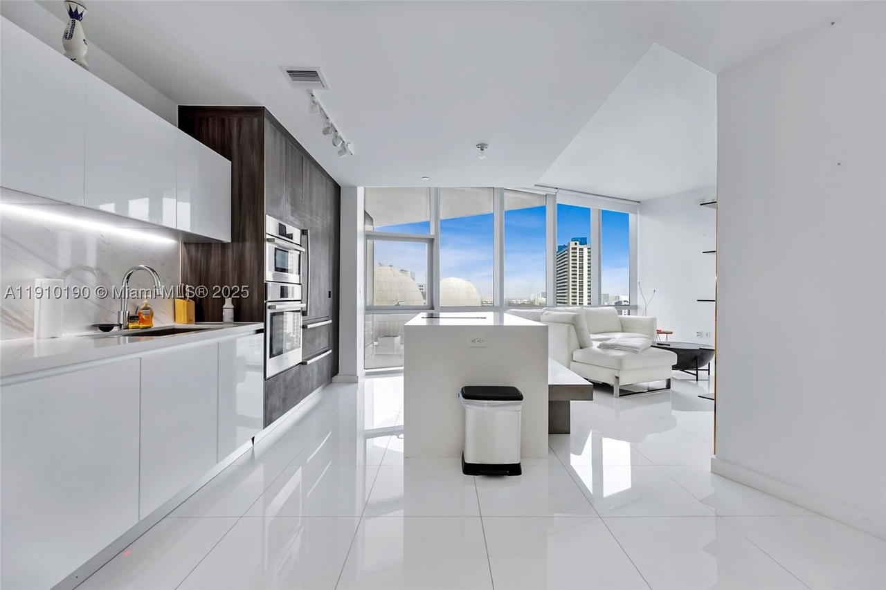 Real estate property located at 851 1st Ave #1202, Miami-dade, Paramount Miami Worldcent, Miami, FL