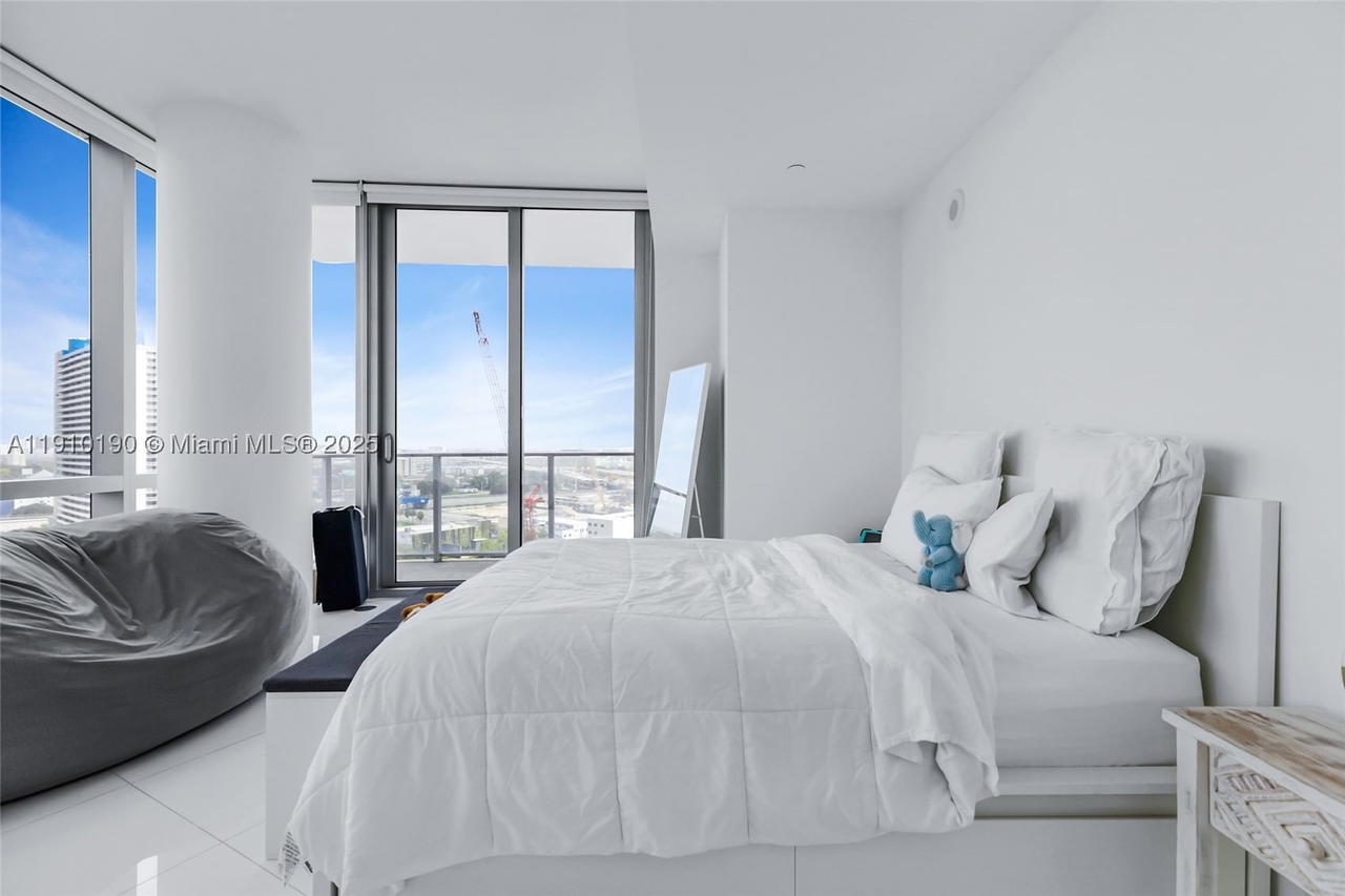 Real estate property located at 851 1st Ave #1202, Miami-dade, Paramount Miami Worldcent, Miami, FL