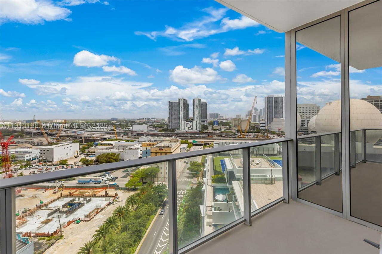 Real estate property located at 851 1st Ave #1202, Miami-dade, Paramount Miami Worldcent, Miami, FL
