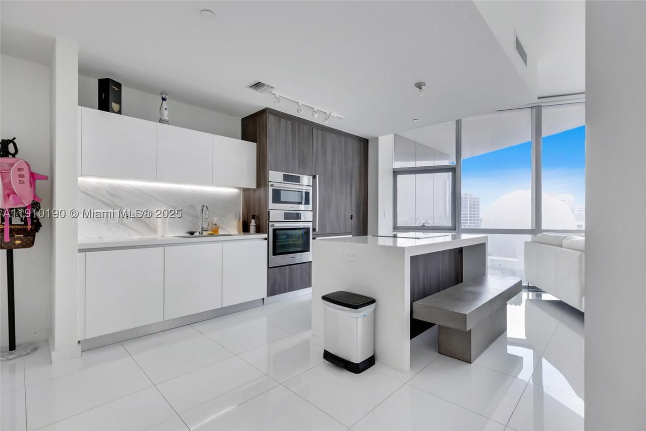 Real estate property located at 851 1st Ave #1202, Miami-dade, Paramount Miami Worldcent, Miami, FL