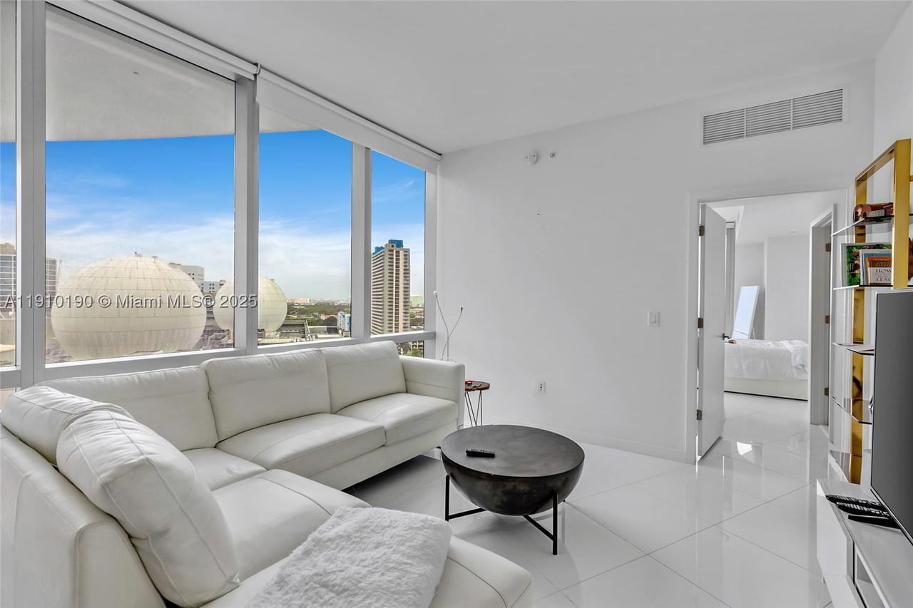 Real estate property located at 851 1st Ave #1202, Miami-dade, Paramount Miami Worldcent, Miami, FL