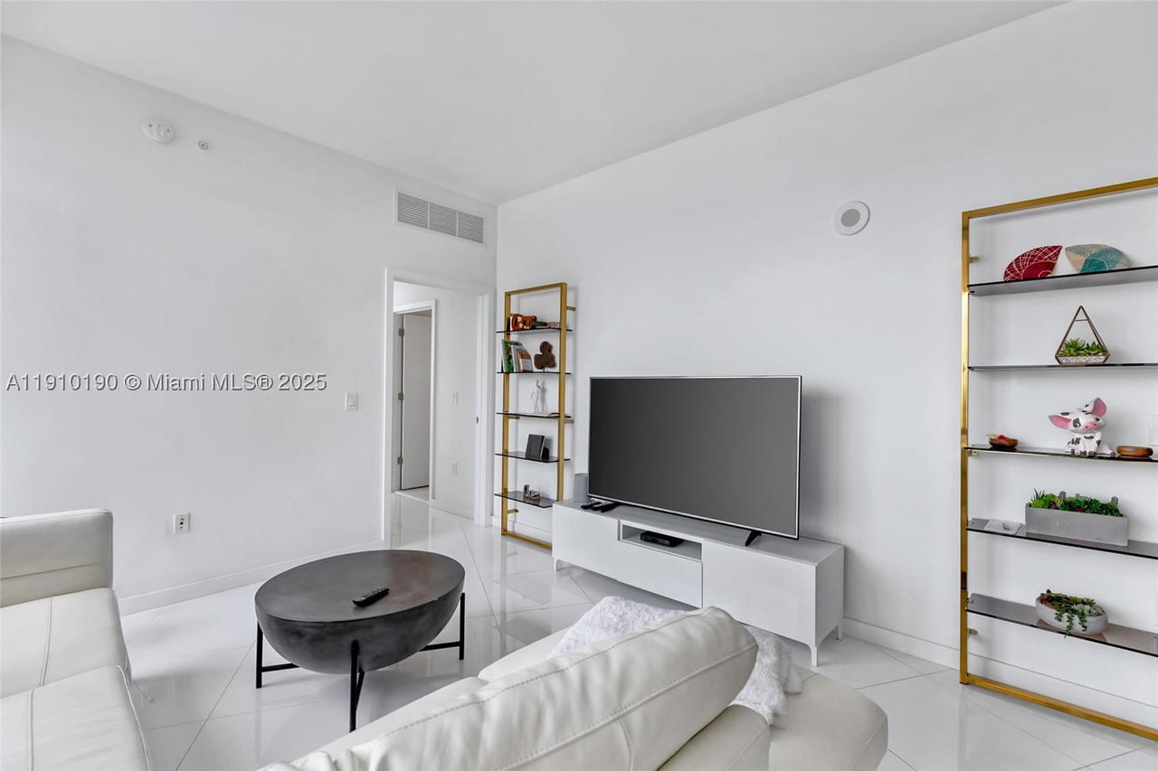 Real estate property located at 851 1st Ave #1202, Miami-dade, Paramount Miami Worldcent, Miami, FL
