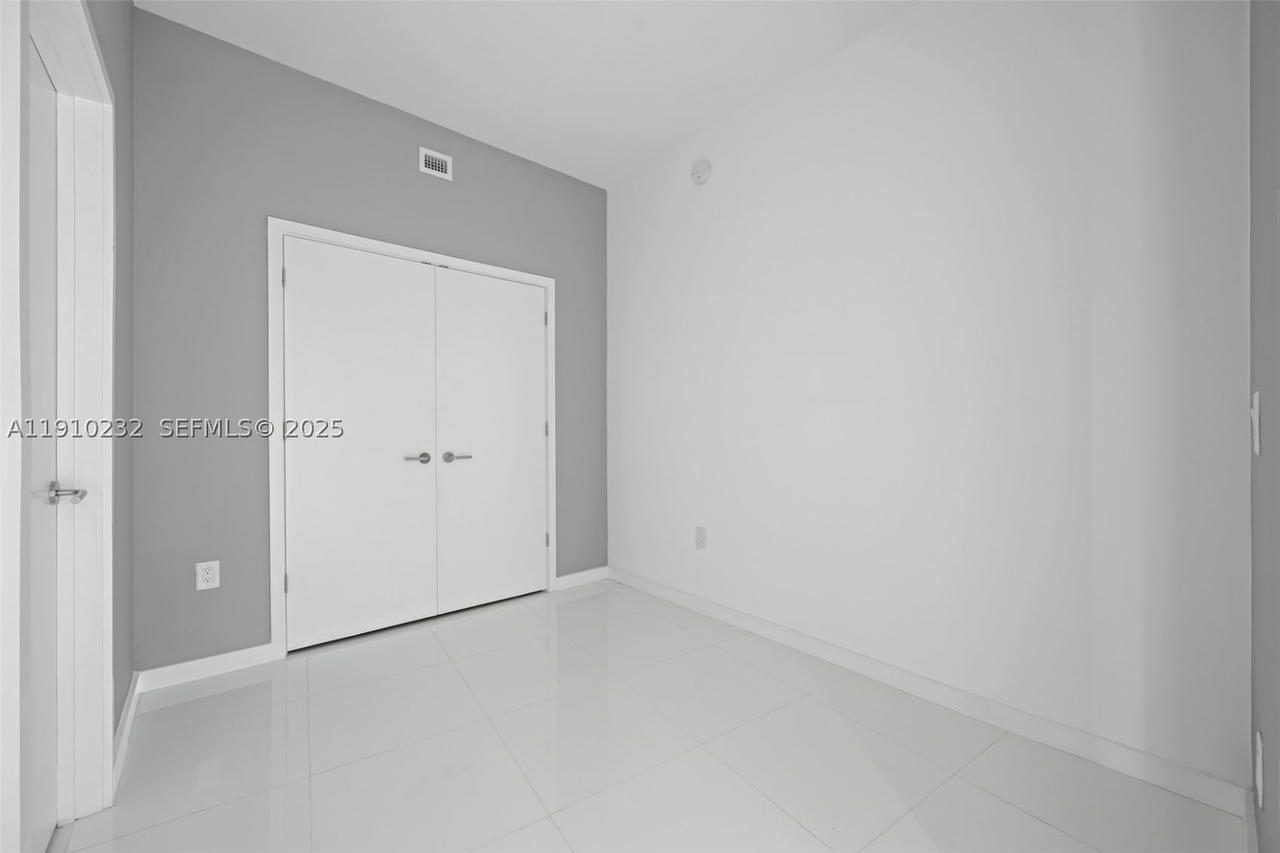 Real estate property located at 851 1st Ave #4204, Miami-dade, Paramount Miami Worldcent, Miami, FL