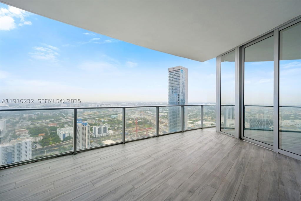 Real estate property located at 851 1st Ave #4204, Miami-dade, Paramount Miami Worldcent, Miami, FL