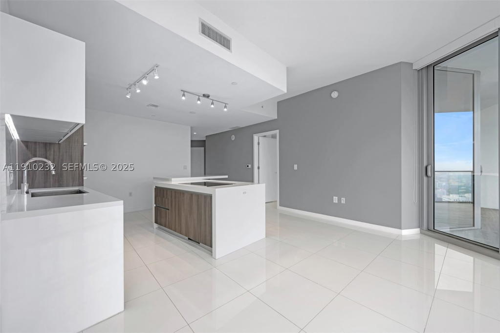 Real estate property located at 851 1st Ave #4204, Miami-dade, Paramount Miami Worldcent, Miami, FL