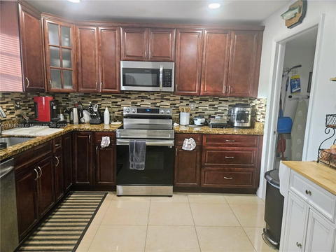 Real estate property located at 8360 154th Ave, Miami-dade, Centre Court Condo, Miami, FL