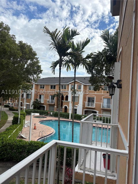 Real estate property located at 17710 73rd Ave #202-20, Miami-dade, Shoma Homes At Country Cl, Hialeah, FL