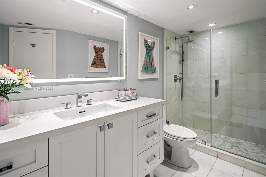 Real estate property located at 1111 Crandon Blvd C205, Miami-dade, Towers Of Key Biscayne Co, Key Biscayne, FL