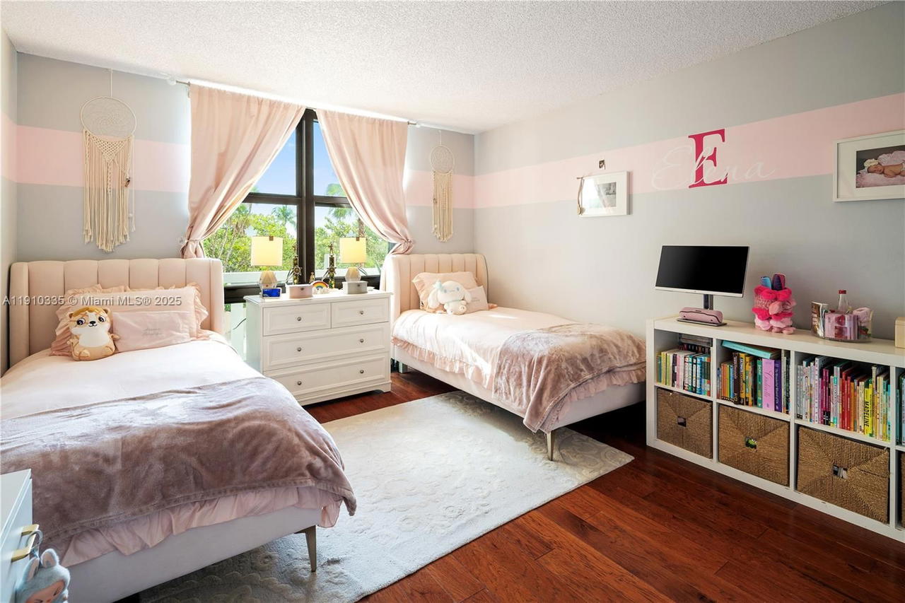 Real estate property located at 1111 Crandon Blvd C205, Miami-dade, Towers Of Key Biscayne Co, Key Biscayne, FL