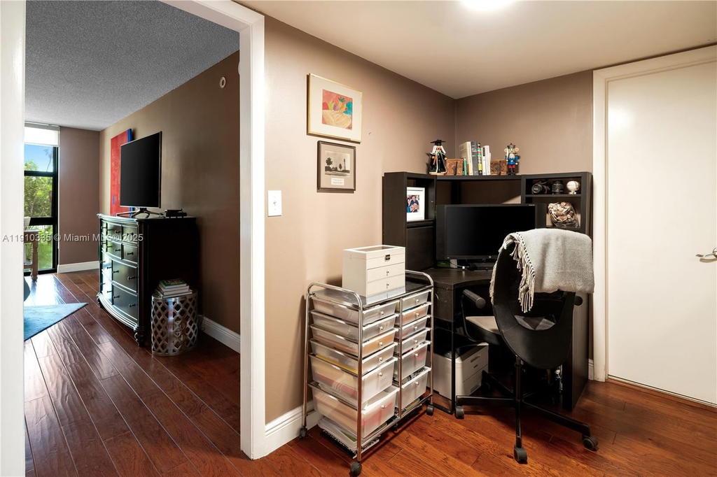 Real estate property located at 1111 Crandon Blvd C205, Miami-dade, Towers Of Key Biscayne Co, Key Biscayne, FL