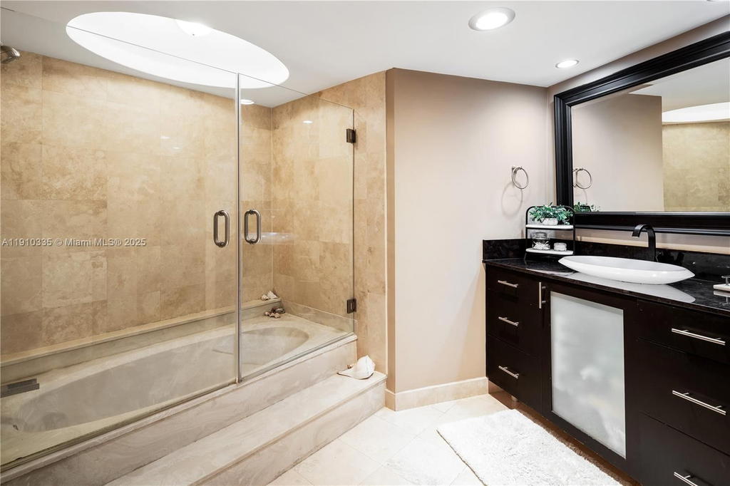 Real estate property located at 1111 Crandon Blvd C205, Miami-dade, Towers Of Key Biscayne Co, Key Biscayne, FL