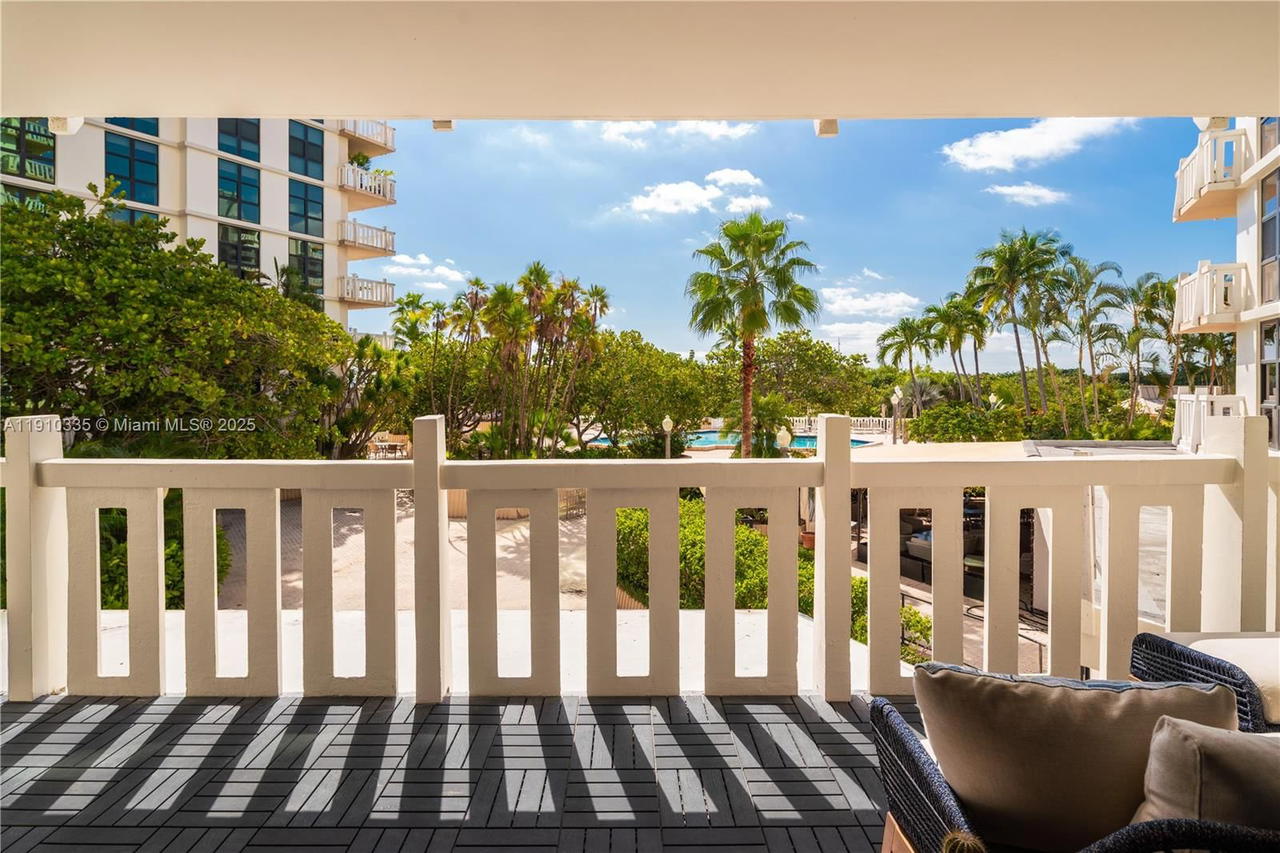 Real estate property located at 1111 Crandon Blvd C205, Miami-dade, Towers Of Key Biscayne Co, Key Biscayne, FL